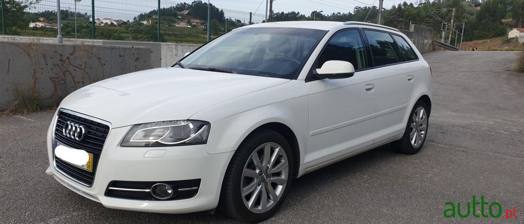 2011' Audi A3 Sportback photo #1