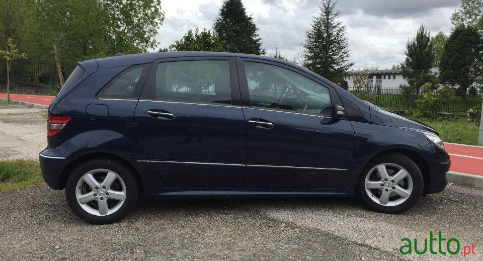 2007' Mercedes-Benz B-200 Cdi photo #2