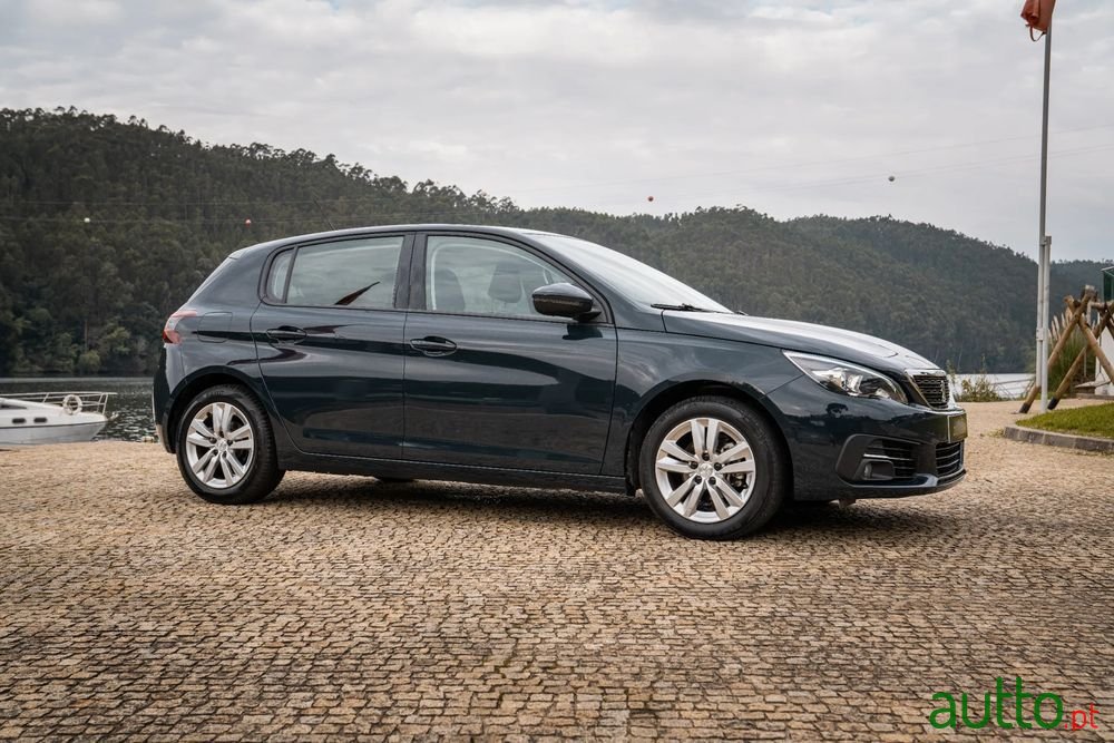 2020' Peugeot 308 photo #3