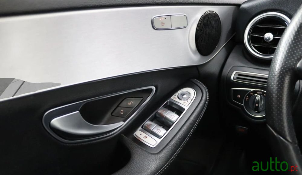 2016' Mercedes-Benz Classe C photo #4