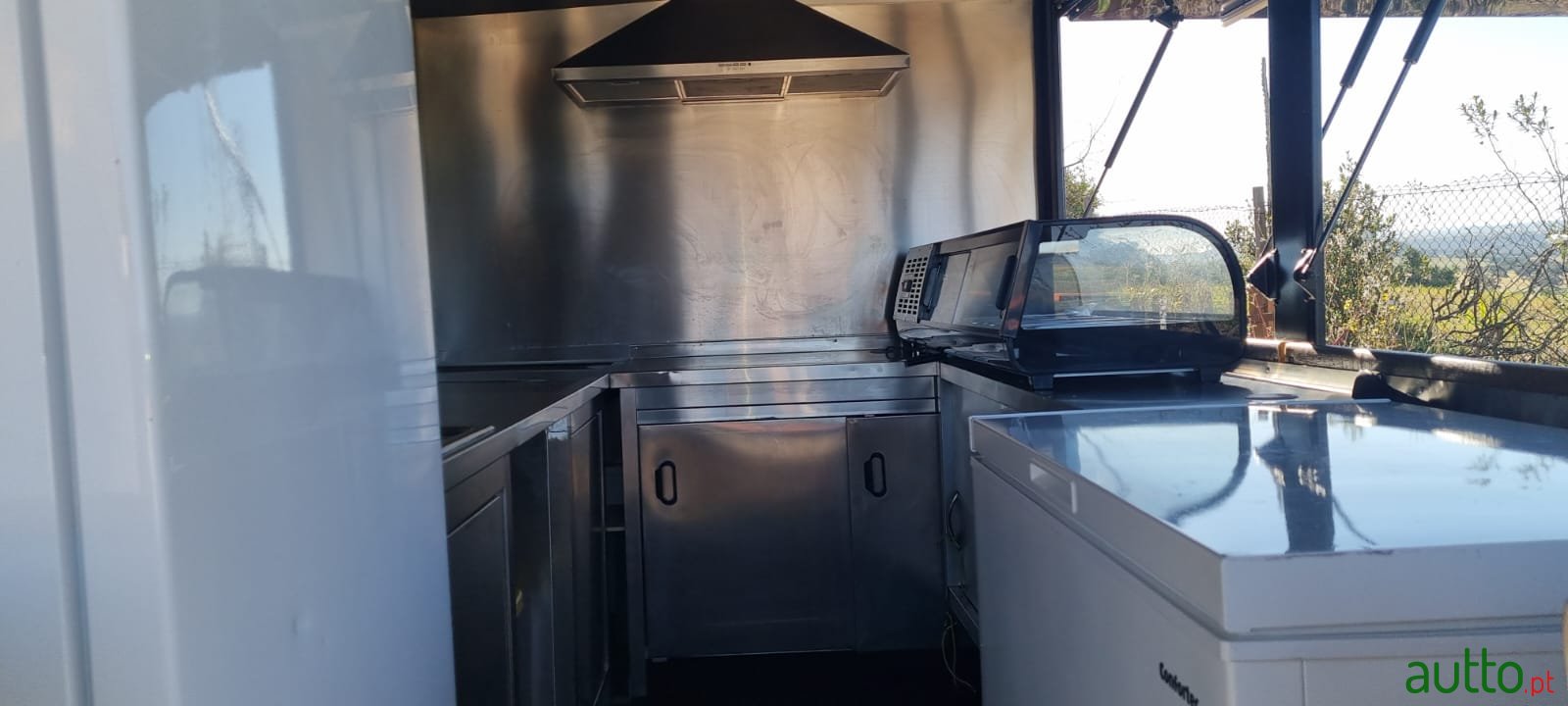 2003' Hyundai H-1 photo #4