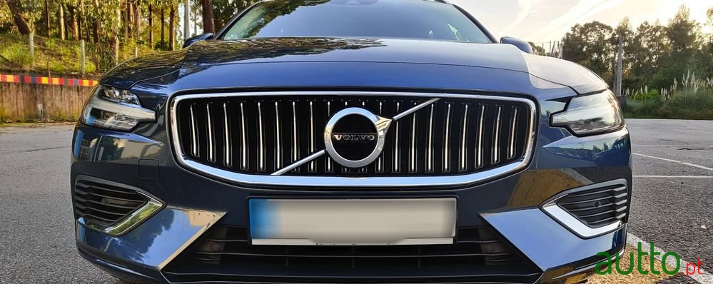2020' Volvo V60 photo #3