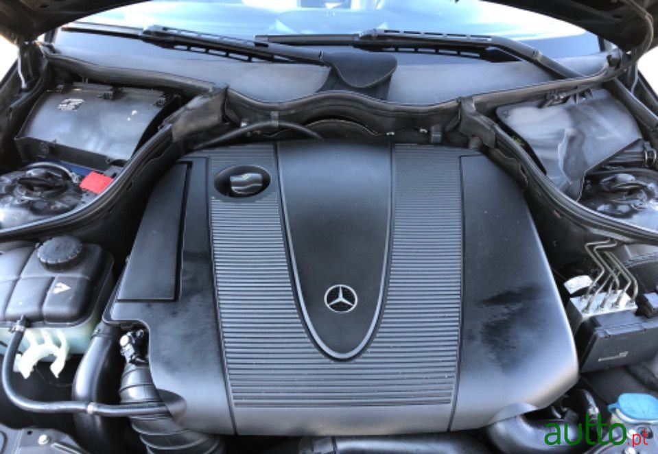 2005' Mercedes-Benz 220 photo #6