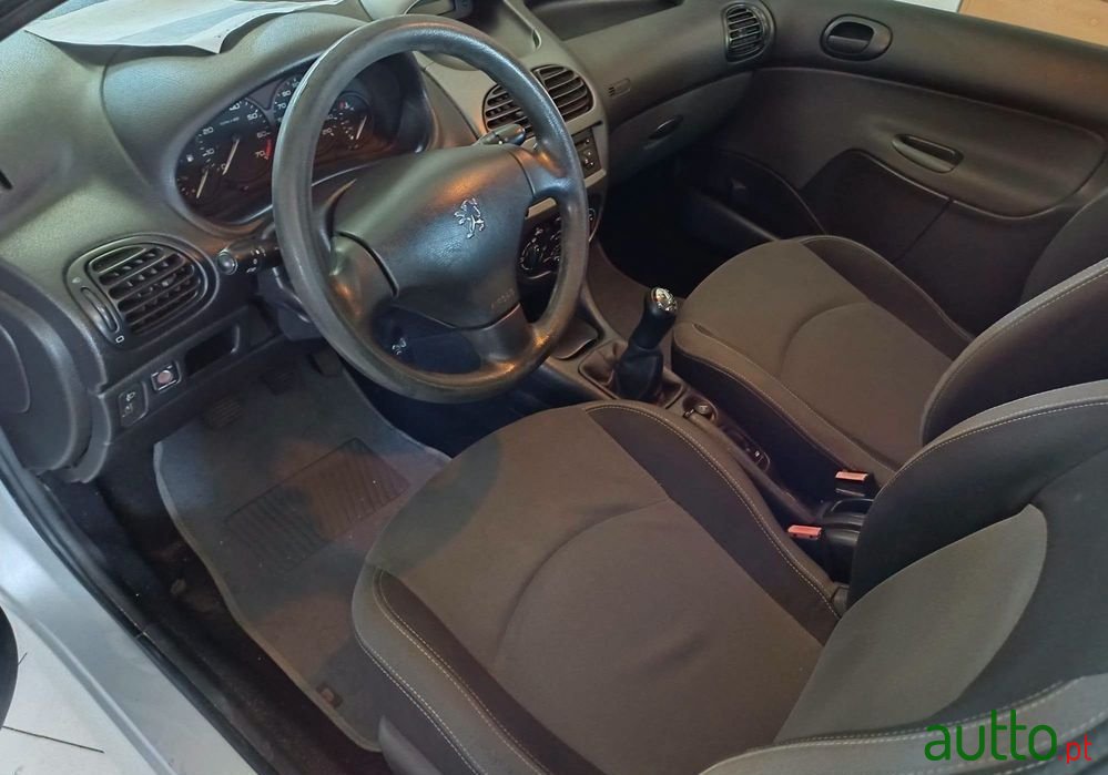 2006' Peugeot 206 1.4 Xt photo #5