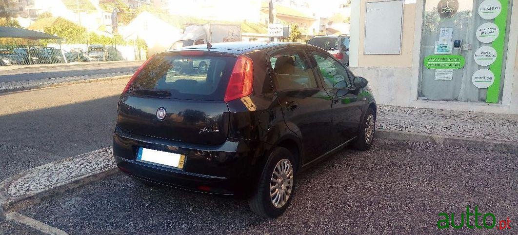 2011' Fiat Grande Punto 1.3 Multijet photo #3