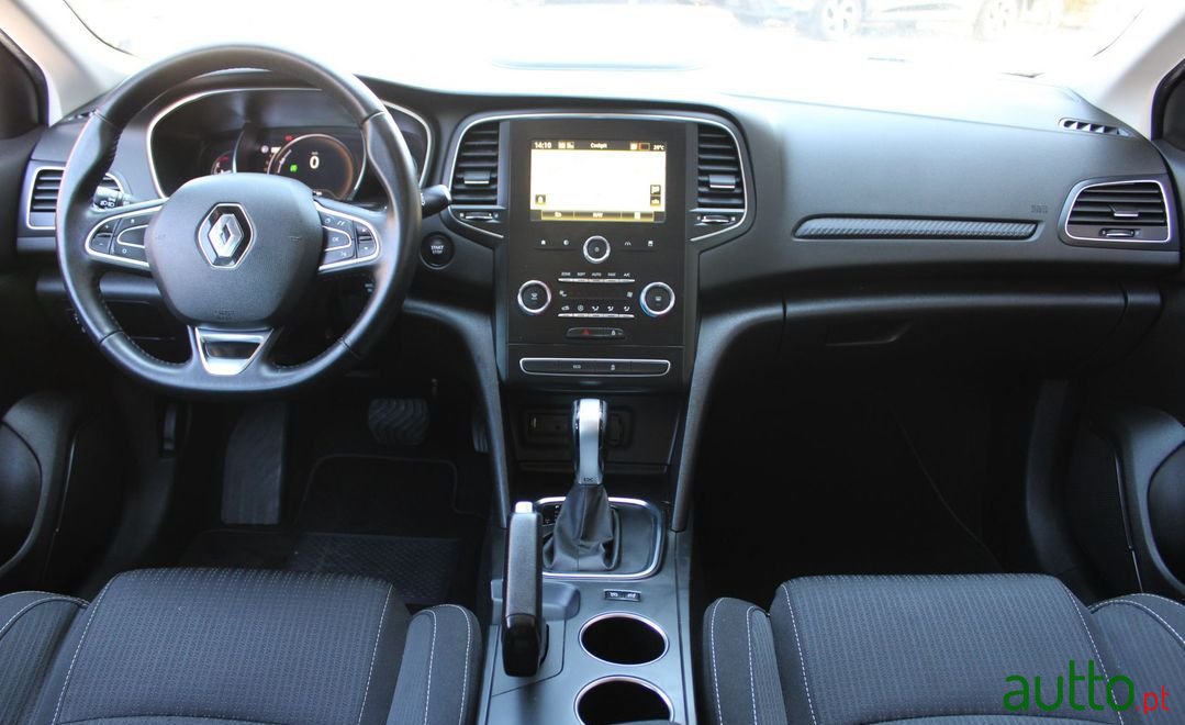 2020' Renault Megane photo #2