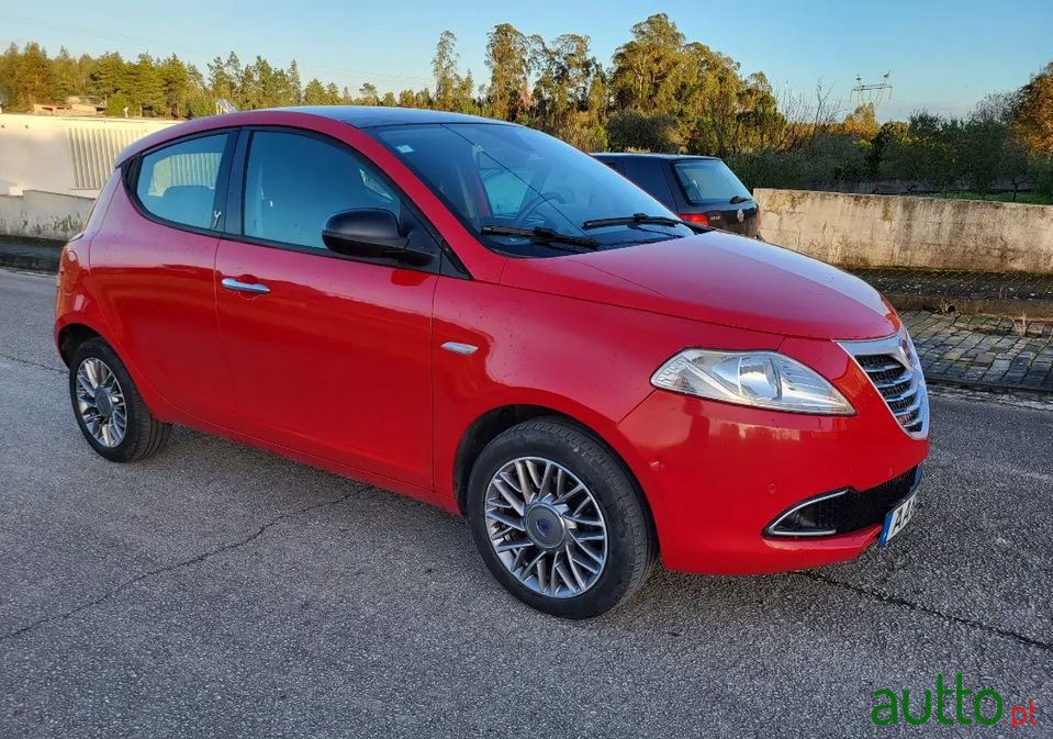 2012' Lancia Ypsilon photo #4