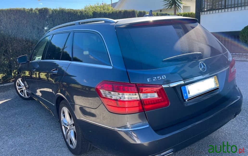 2012' Mercedes-Benz E-250 photo #1