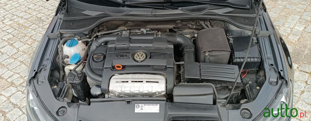 2010' Volkswagen Scirocco photo #4