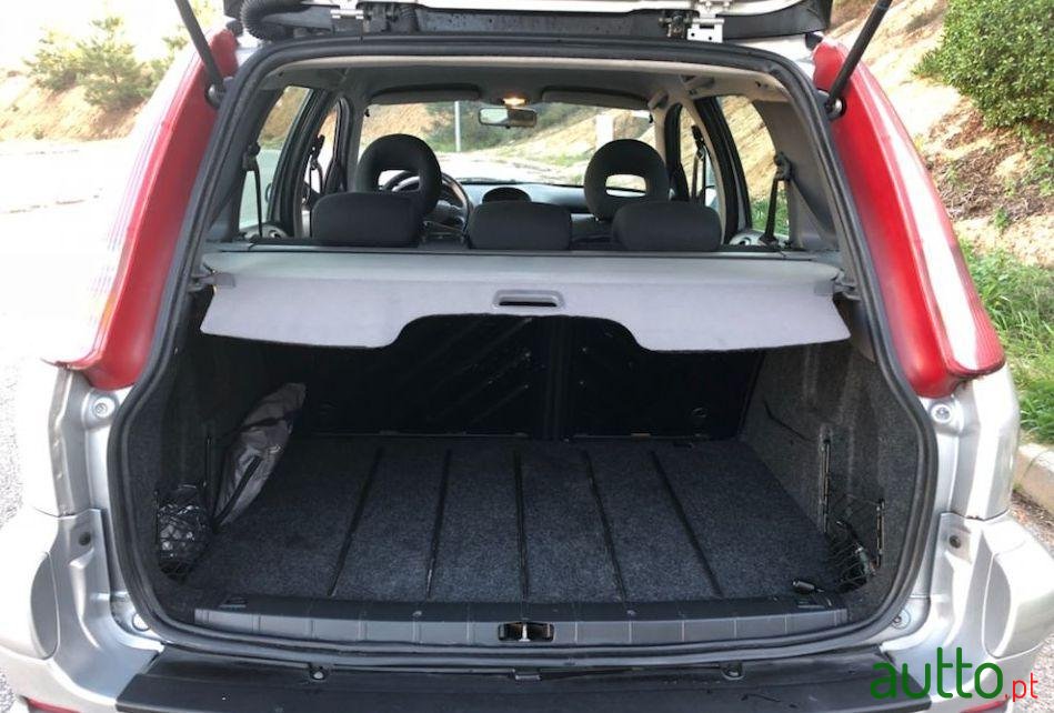 2006' Peugeot 206 Sw photo #1