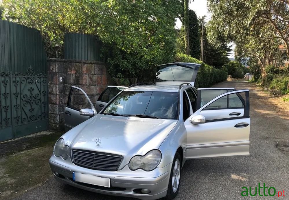 2001' Mercedes-Benz C 220 photo #2