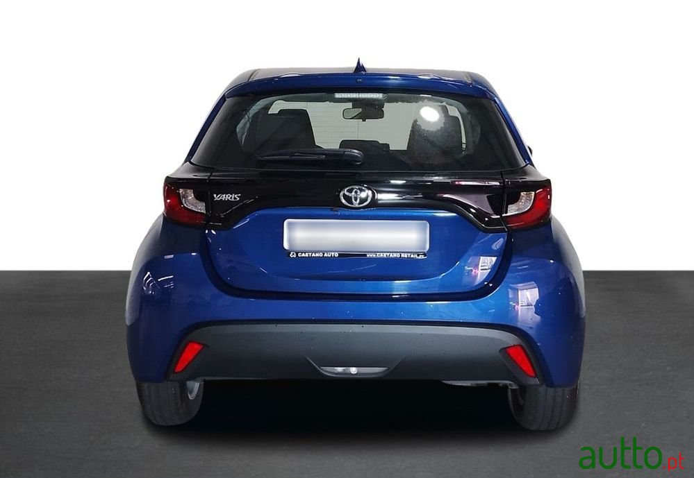 2023' Toyota Yaris photo #2