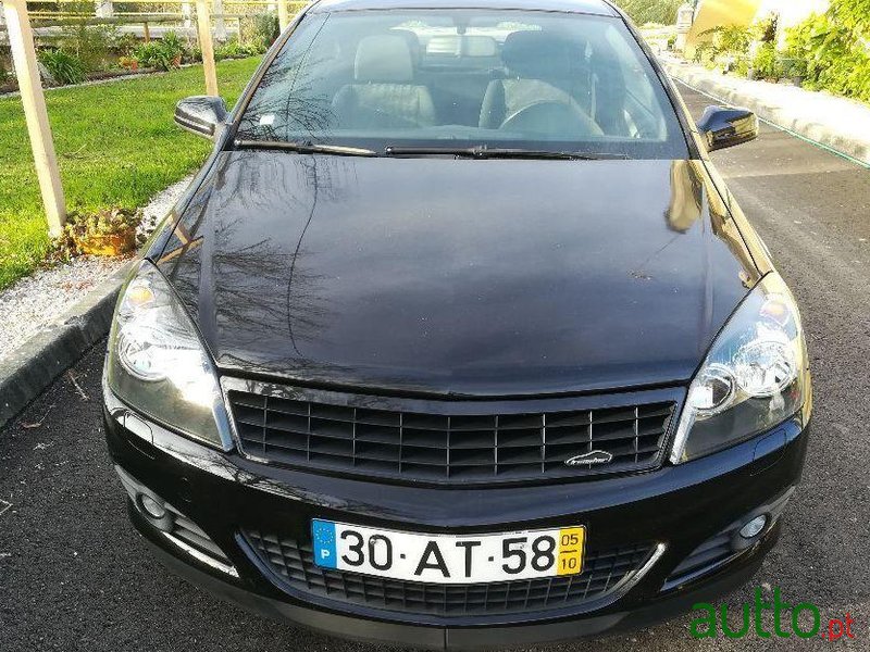 2005' Opel Astra Gtc photo #5