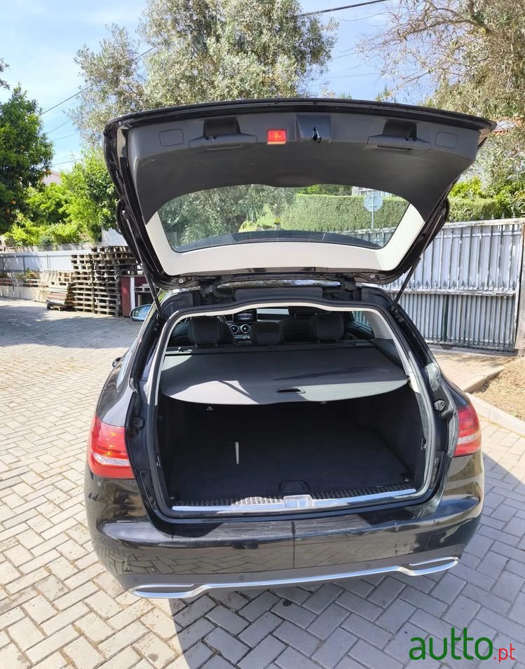 2017' Mercedes-Benz C 300 Bluetec Hybrid photo #5