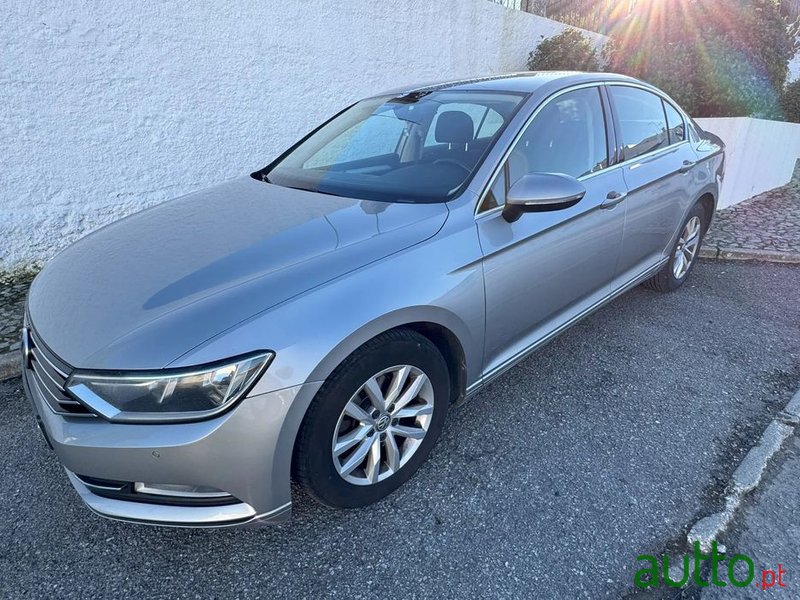 2016' Volkswagen Passat photo #2