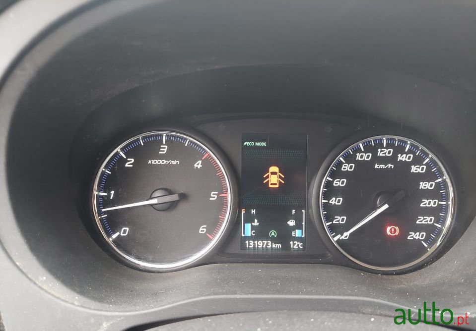 2014' Mitsubishi Outlander photo #3