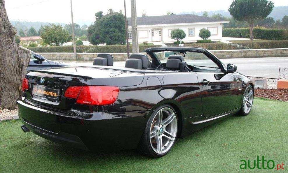 2013' BMW 330 Pack M photo #1