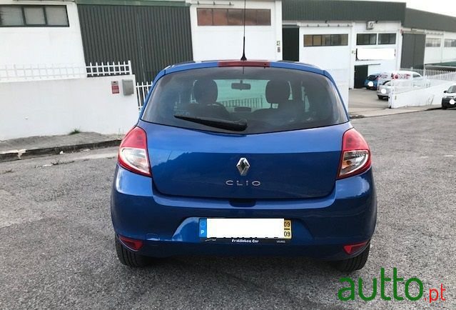 2009' Renault Clio photo #5