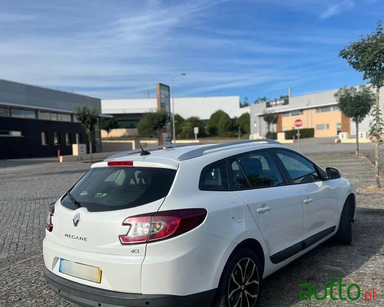 2012' Renault Megane Sport Tourer photo #3