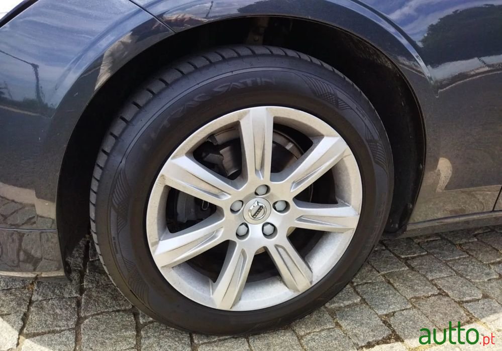 2017' Volvo V90 D3 photo #4