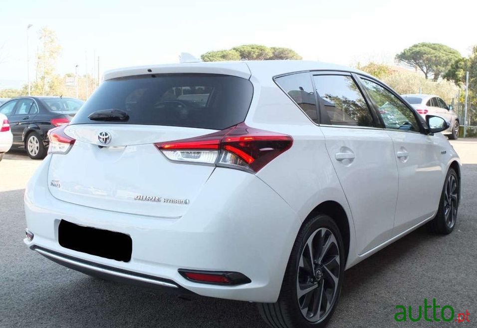 2016' Toyota Auris Sport photo #3