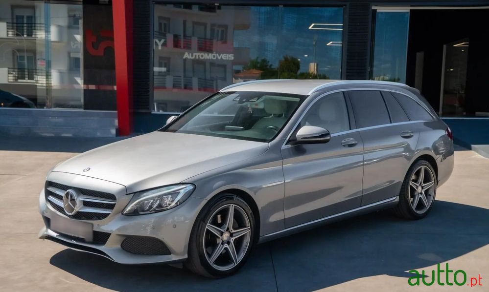 2015' Mercedes-Benz Classe C photo #1