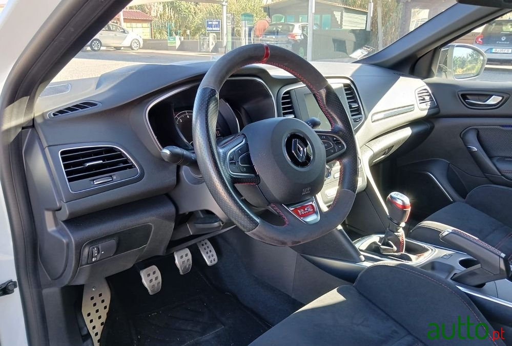2019' Renault Megane photo #6