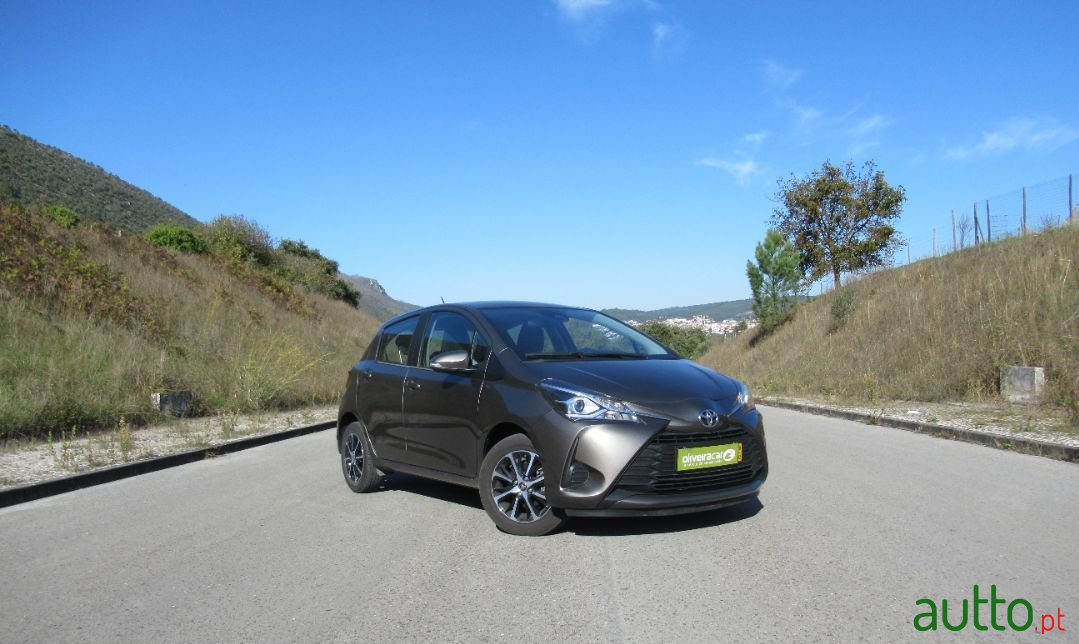 2020' Toyota Yaris photo #3