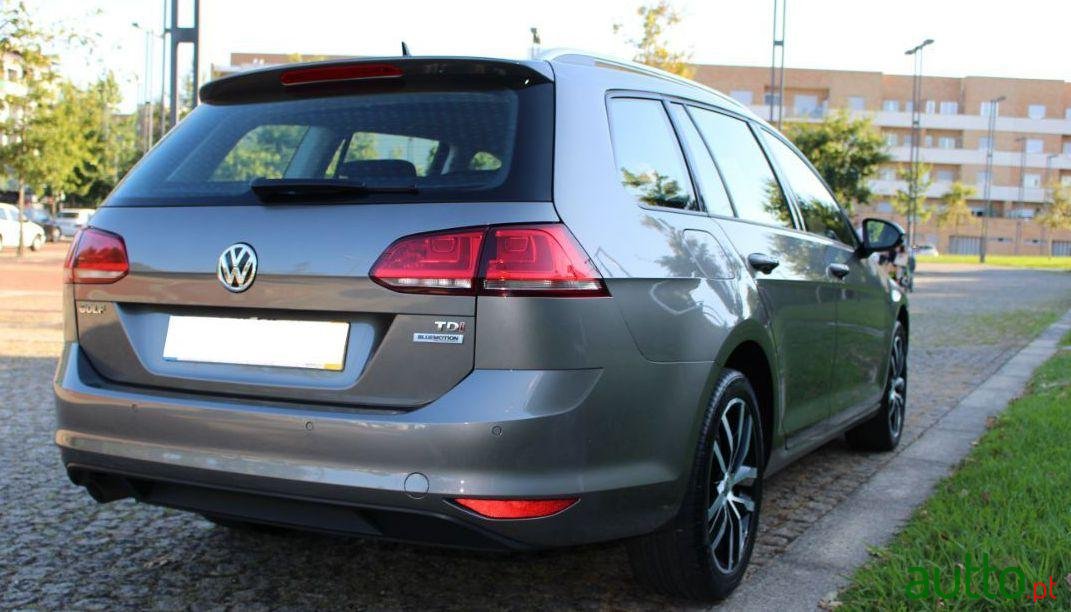 2016' Volkswagen Golf Variant photo #2