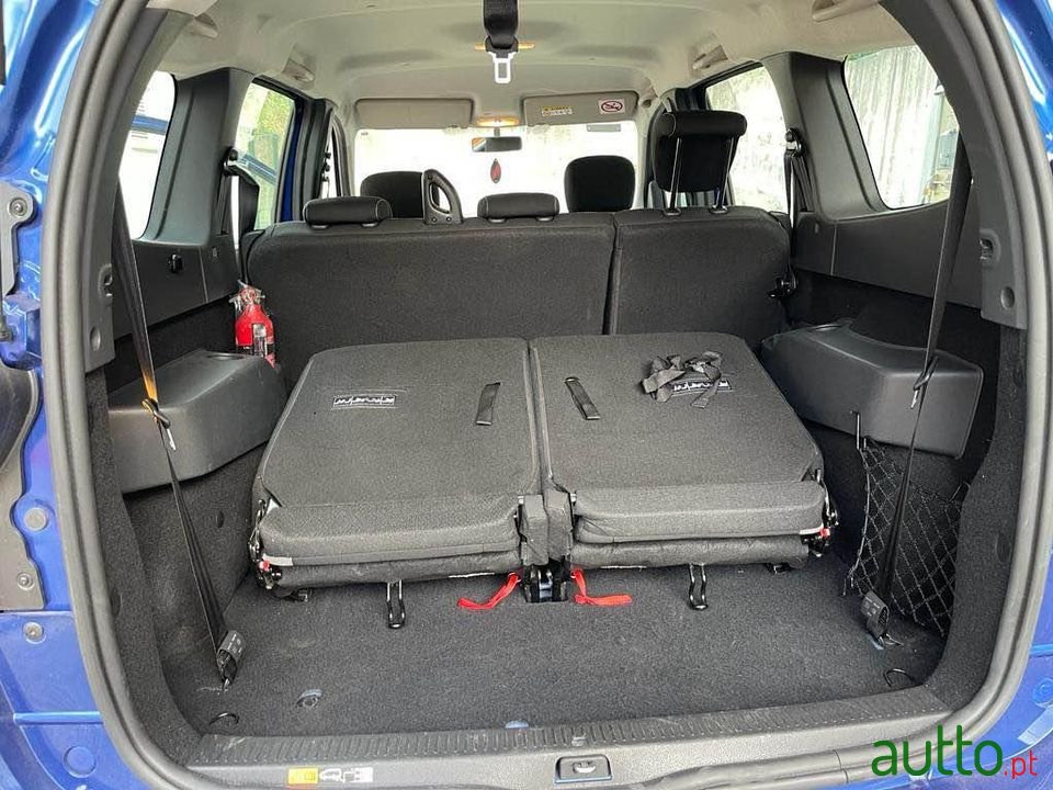 2023' Dacia Lodgy photo #3