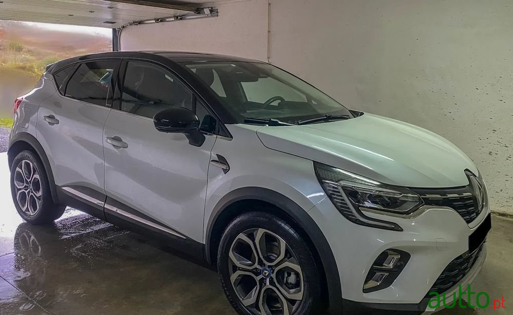 2020' Renault Captur photo #2