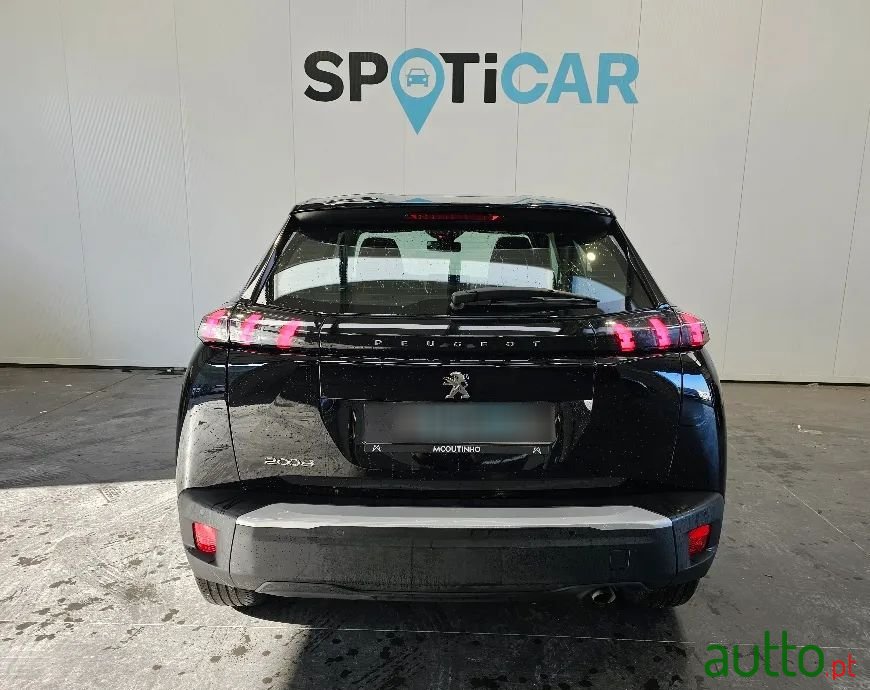 2023' Peugeot 2008 photo #4