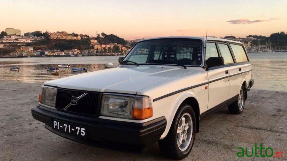 1988' Volvo 245 Gl D6 Van photo #2