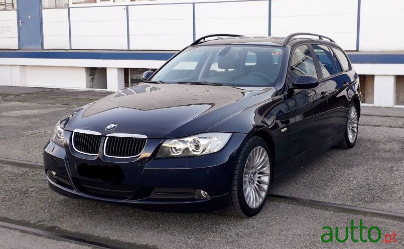 2008' BMW 318 photo #2