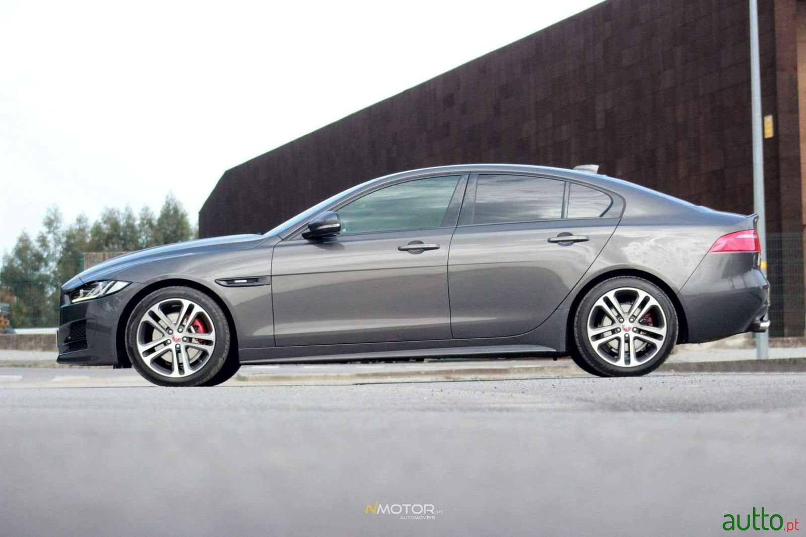 2016' Jaguar XE photo #2