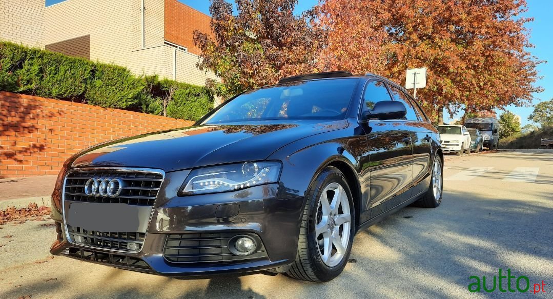 2010' Audi A4 Avant photo #3