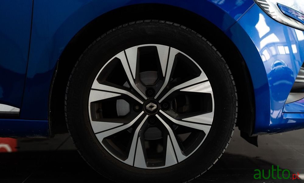 2021' Renault Clio photo #3