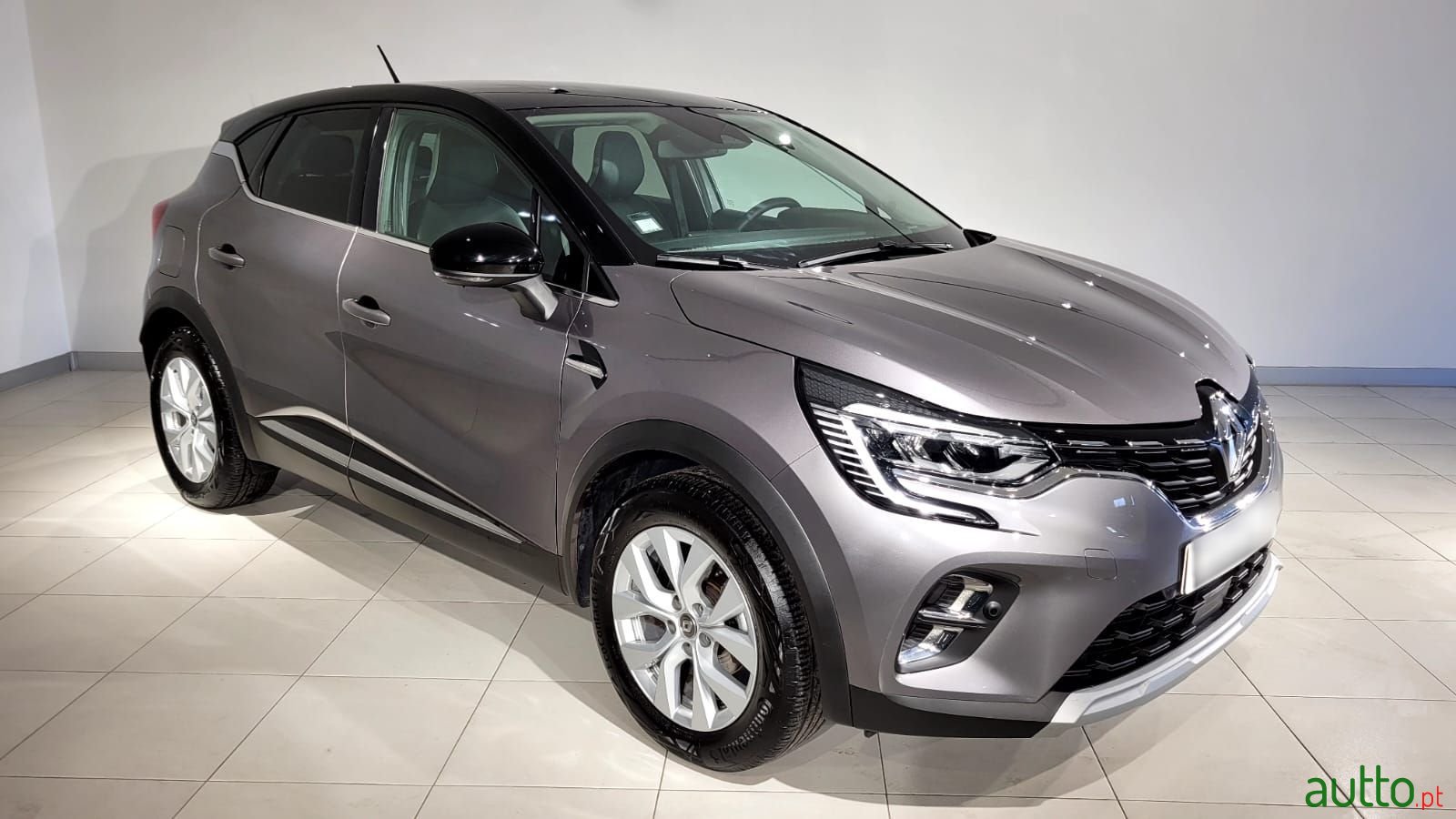 2021' Renault Captur photo #1