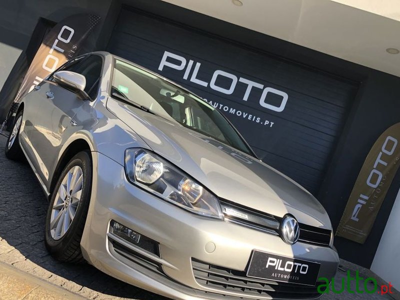 2015' Volkswagen Golf photo #2