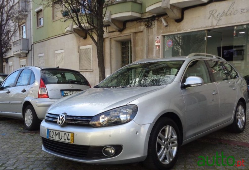 2012' Volkswagen Golf Variant photo #2