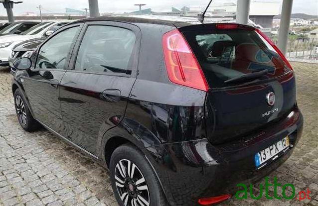 2015' Fiat Punto photo #1