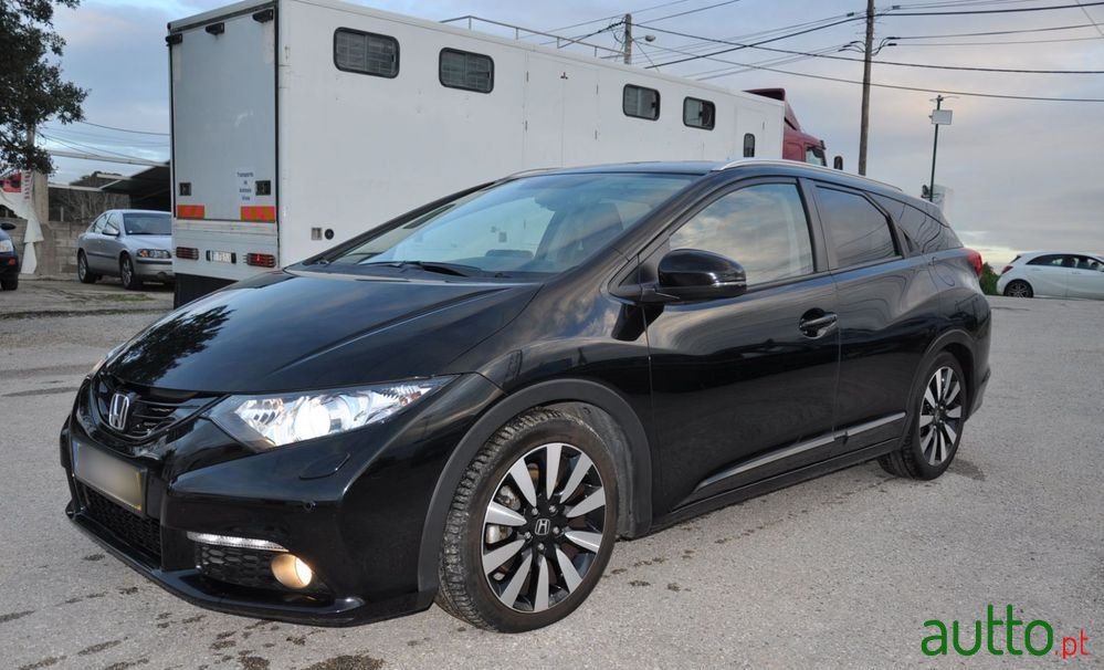 2014' Honda Civic Tourer photo #3