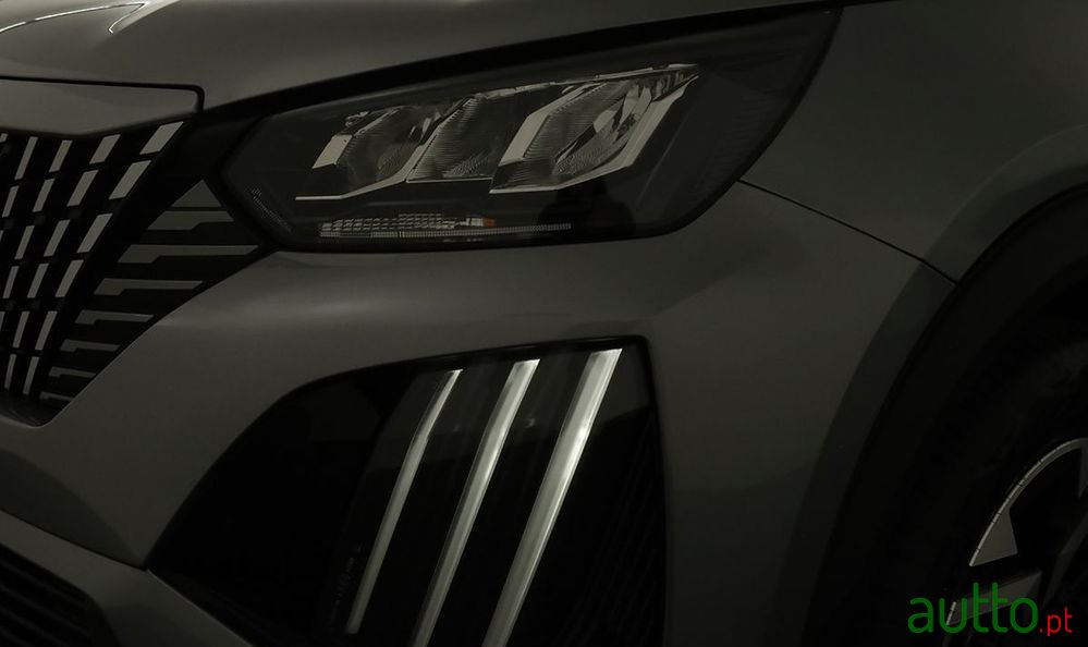2024' Peugeot 2008 photo #6