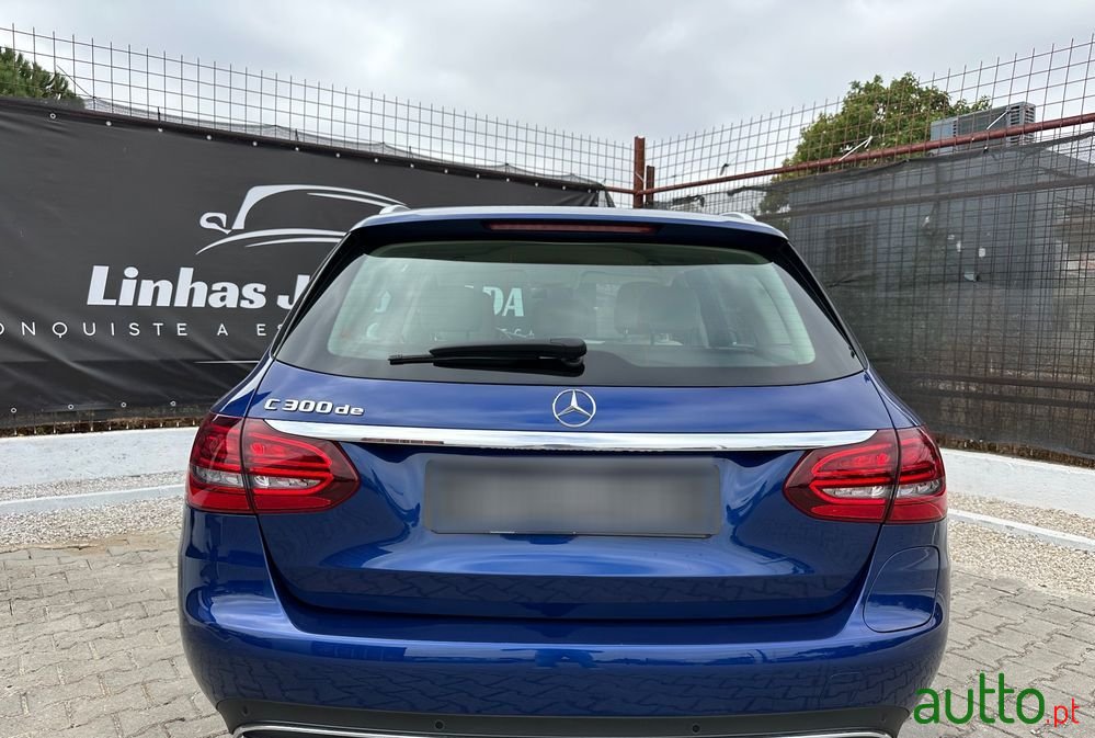 2020' Mercedes-Benz Classe C photo #3