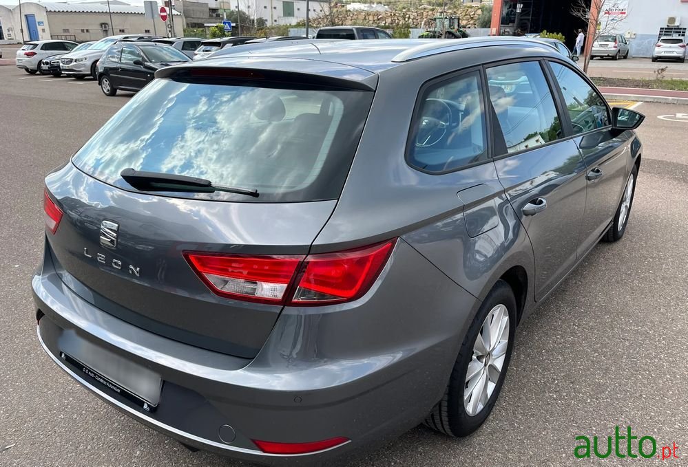2018' SEAT Leon St photo #5