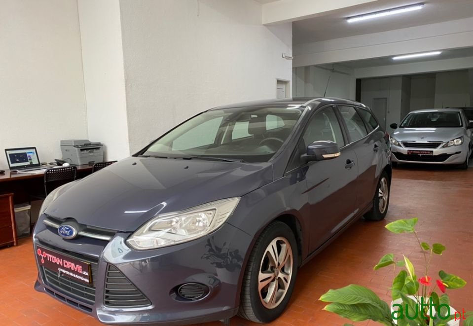 2014' Ford Focus Sw photo #1