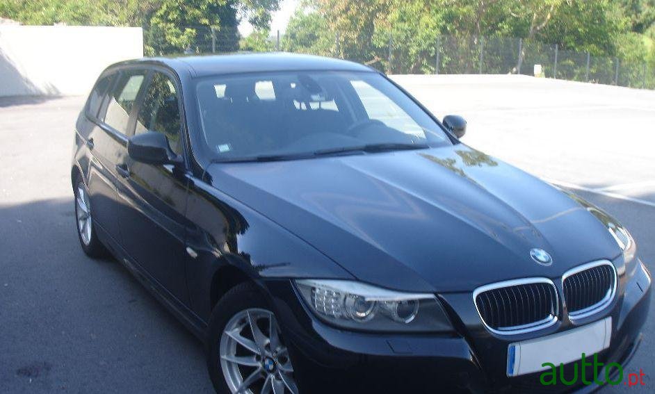 2012' BMW 320 Ver-D-Touring photo #2