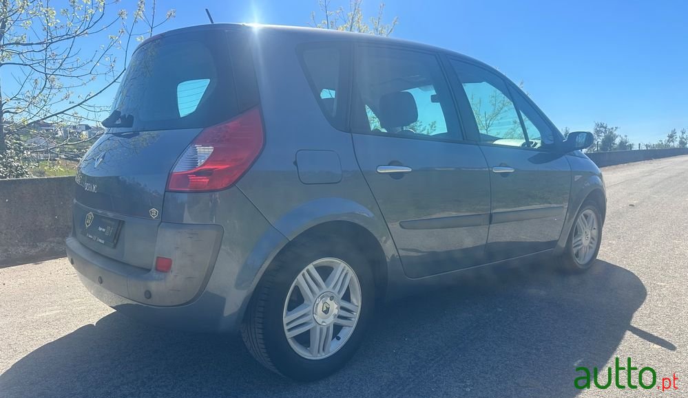 2008' Renault Scenic photo #4