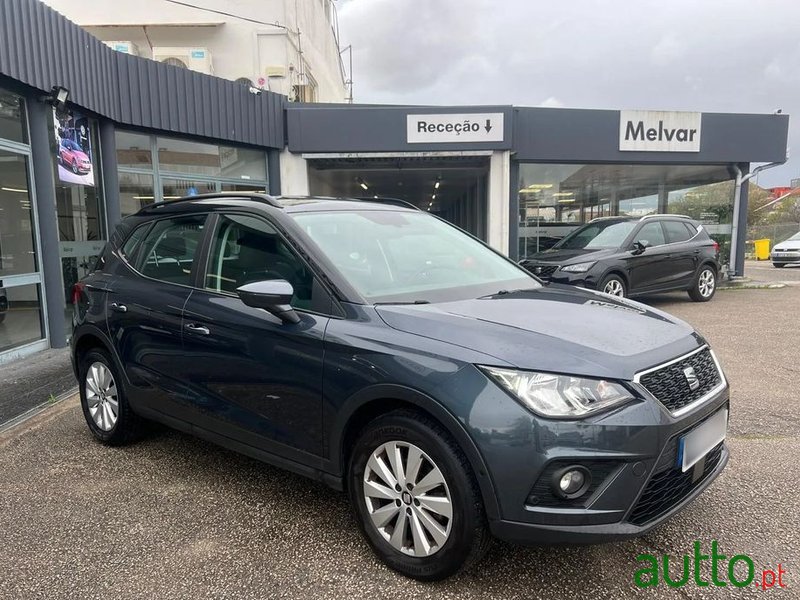 2020' SEAT Arona 1.0 Tsi Style photo #4