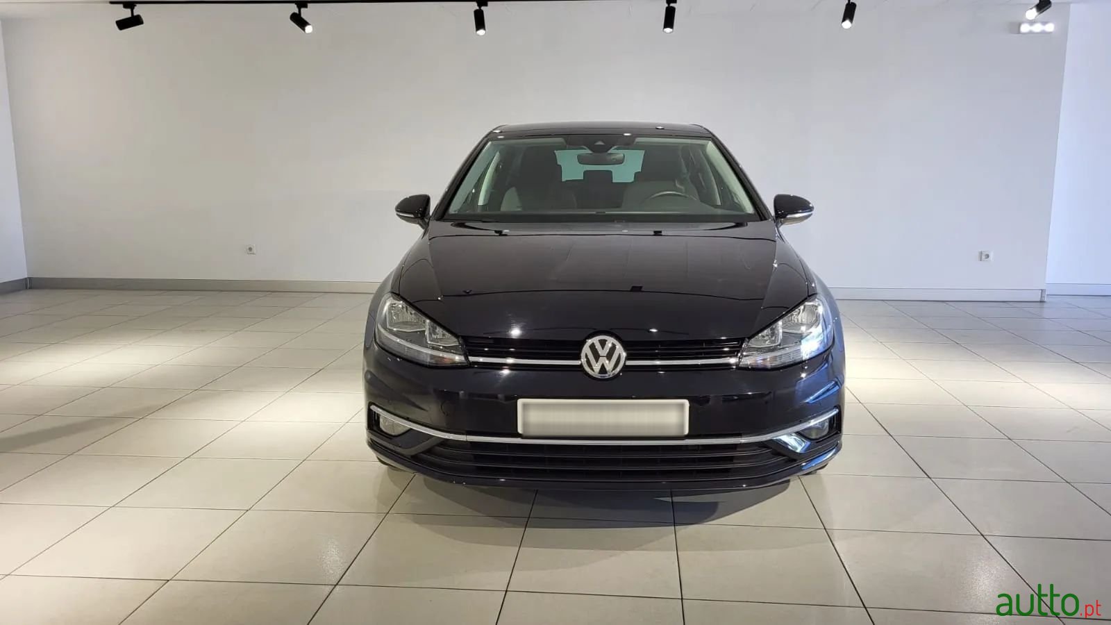 2018' Volkswagen Golf photo #2